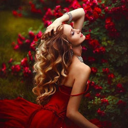 Lady in Garden Diamond Painting